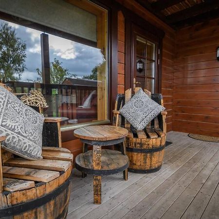 Red Squirrel Log Cabin With Hot Tub Keith Extérieur photo