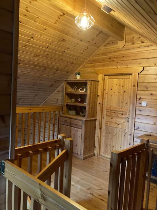 Red Squirrel Log Cabin With Hot Tub Keith Extérieur photo